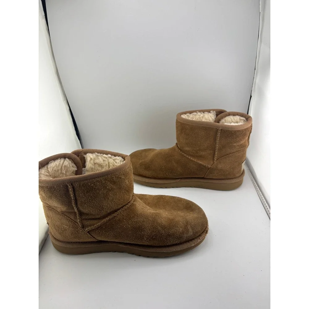 UGG Classic Mini II Chestnut Suede Sheepskin Boots Kids Size 3 1118890K